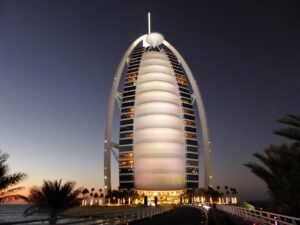 Immobilien in Dubai kaufen ✔️Gewinnbringende Investitionsmöglichkeiten in Dubai Laguna Residence✔️ Fiona Erdmann und Mohamad El Kurdi ✔️ Jetzt informieren!